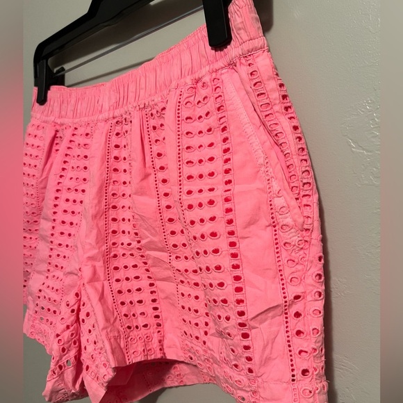 Vineyard Vines Sea Spray Eyelet Pull-On Shorts - Picture 8 of 12